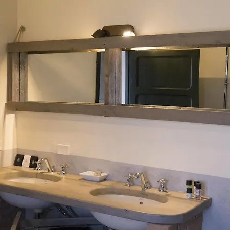 Hotel In Tuscany Contignano